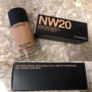 NIB MAC Studio Fox Fluid Foundation